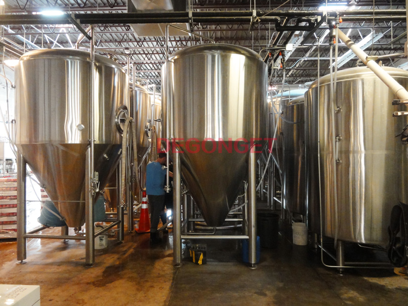 معدات مصنع الجعة اليونانية 1500L البيرة نظام تخمير